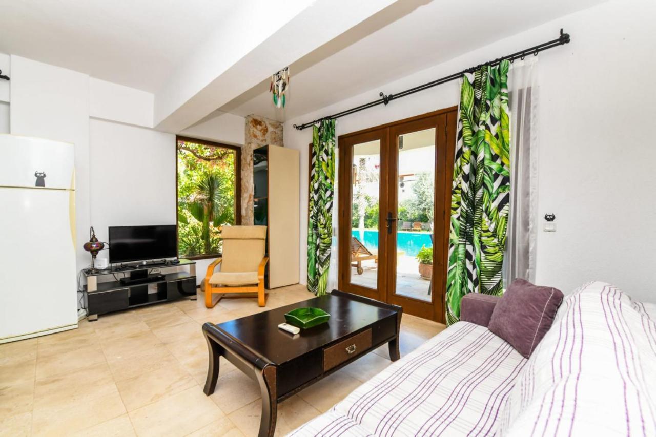 Apartamento Duplex House With Shared Pool Near Beach In Kalkan Exterior foto