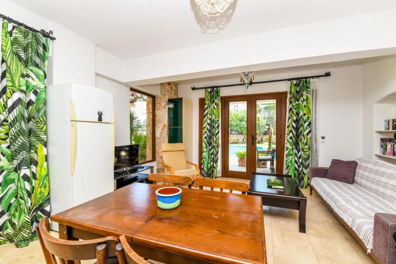 Apartamento Duplex House With Shared Pool Near Beach In Kalkan Exterior foto