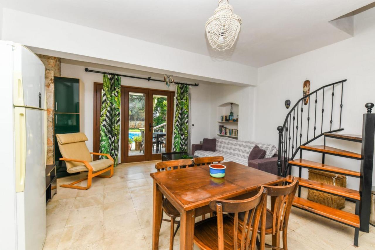 Apartamento Duplex House With Shared Pool Near Beach In Kalkan Exterior foto